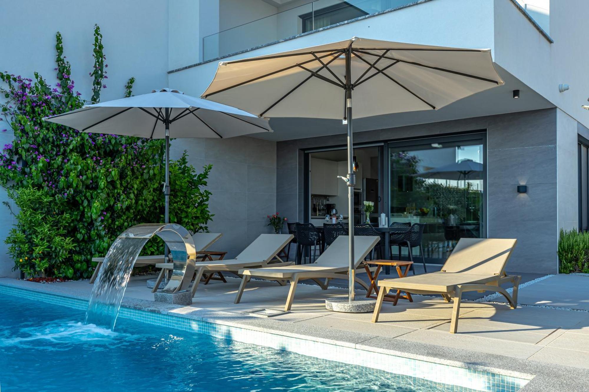 Luxury Villas White Sails Pinezići Exterior foto